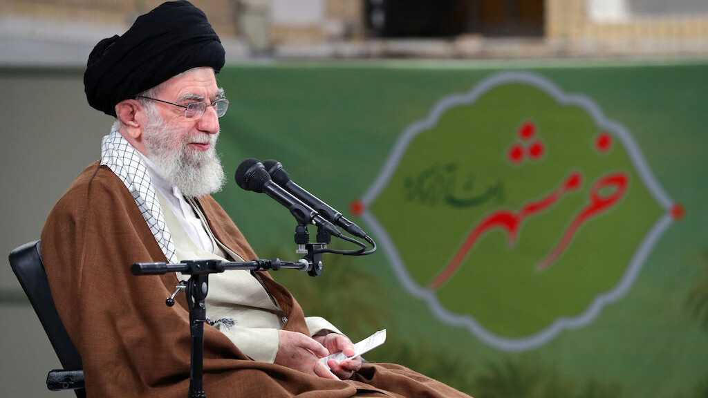 Imam Khamenei Hails Iranian Parliament’s Strategic Act to Counter Sanctions