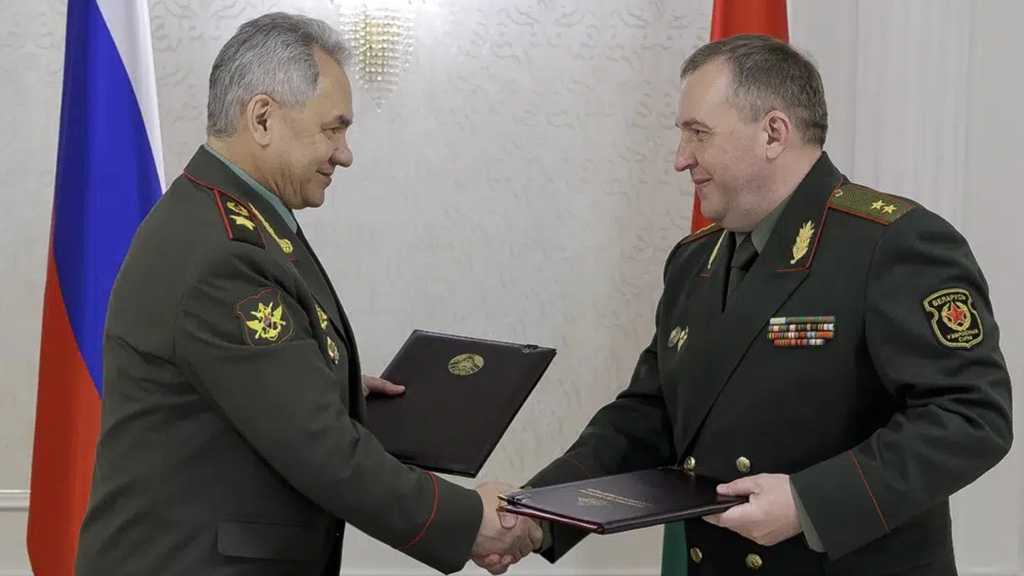 Russia Signs Deal to Deploy Tactical Nuke Weapons in Belarus