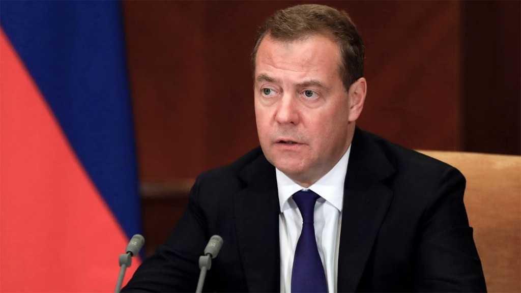 Medvedev: Russia Has to Stop The Enemy, Launch an Offensive 