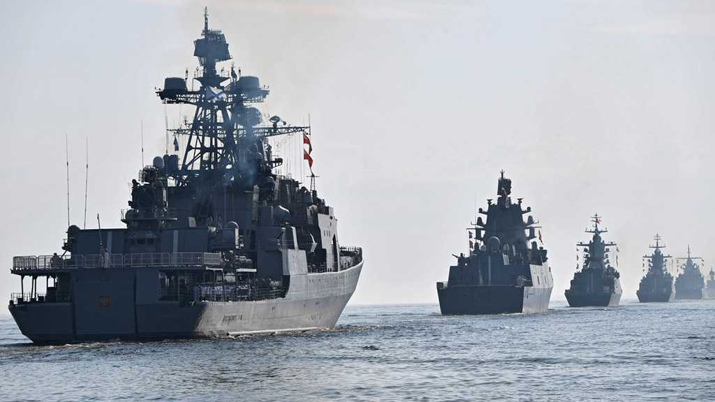 Russian Warships Conduct Drills in Black Sea