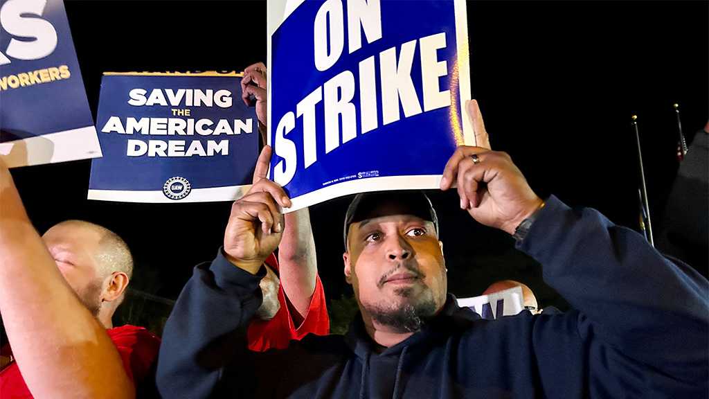 US Autoworkers Launch Historic Strike 