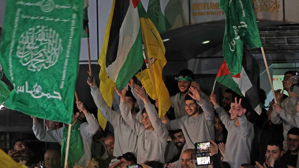 5th Phase of Swap Deal: Hamas Frees 12 Captives, “Israel” Releases 30 Palestinians 