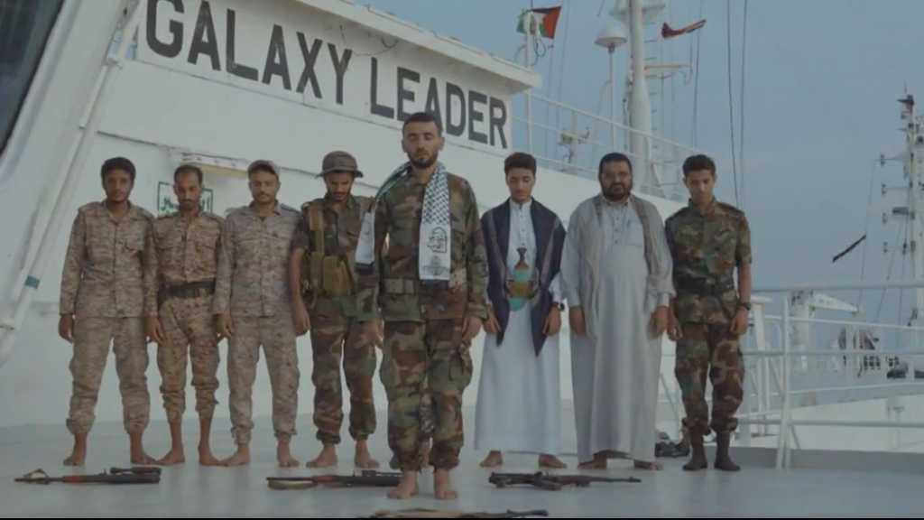 From the Deck of Seized UK Ship, Yemenis Congratulate Palestinians on Eid al-Fitr