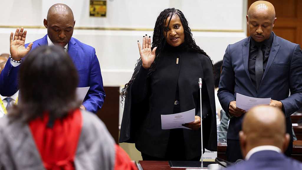 South African Opposition MPs End Boycott and Take Their Oaths