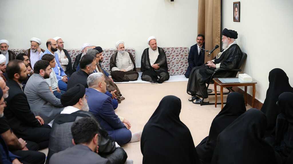 Imam Khamenei: Voter Turnout Backbone of Islamic Republic; Friday Runoff Very important