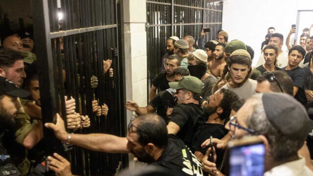 “Israel” Disintegrating: Riot at Military Prison HQ amid Anger over Arrest of Guards