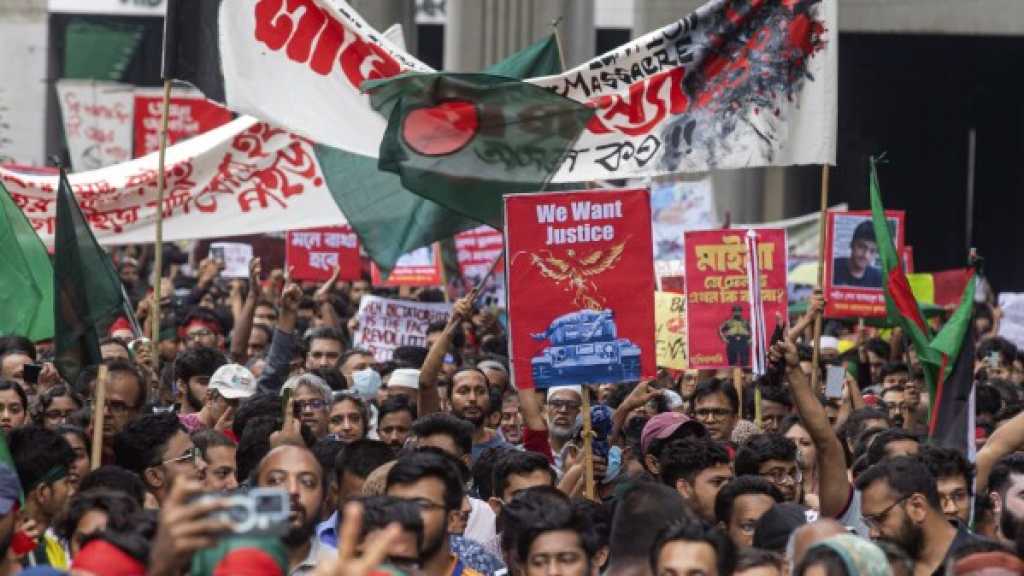 Bangladesh Student Protesters to Meet with Army Chief after PM Resigns