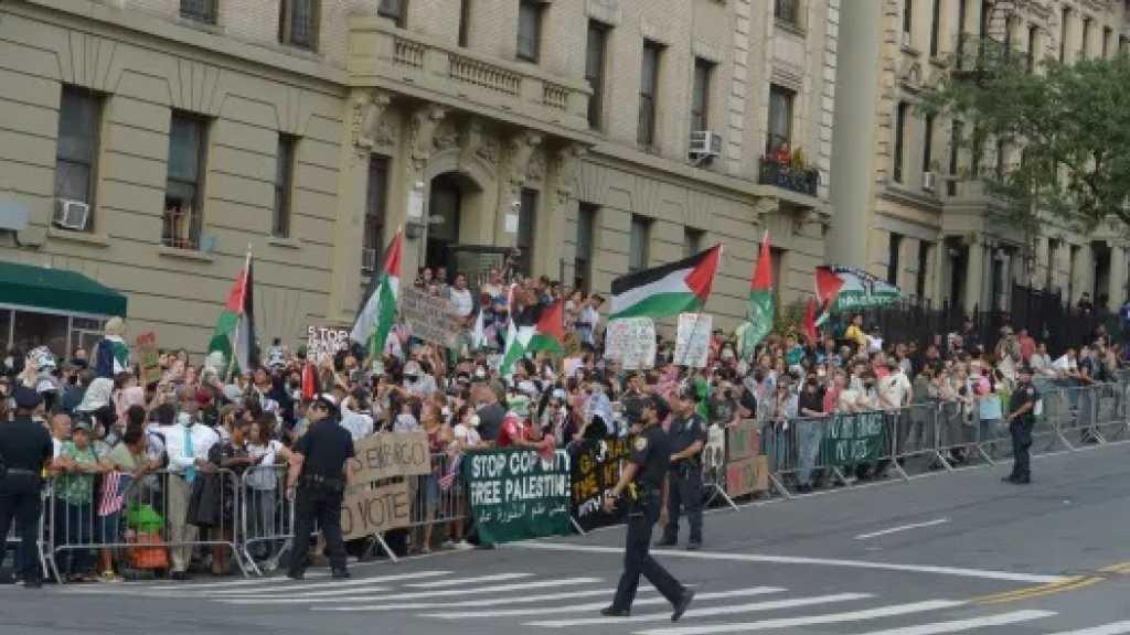 Pro-Palestiniane Protesters Crash Harris Event in NY 