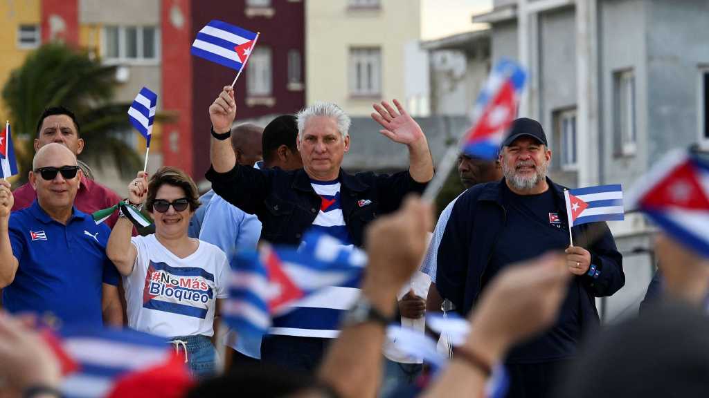 Cuba: President, Demonstrators Protest in front of US Embassy