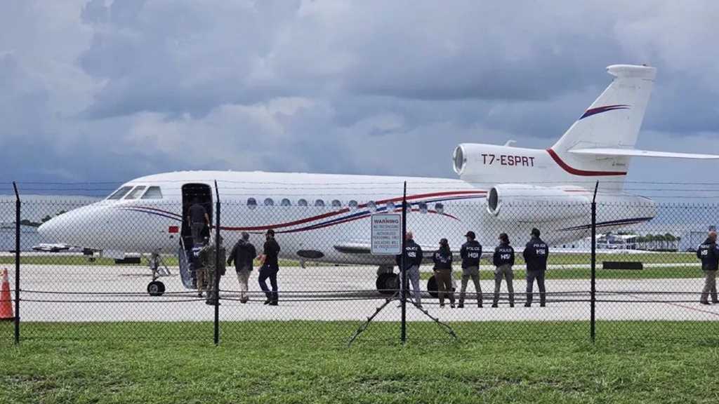 US To Seize 2nd Venezuelan Plane Held in Dominican Republic for Maintenance