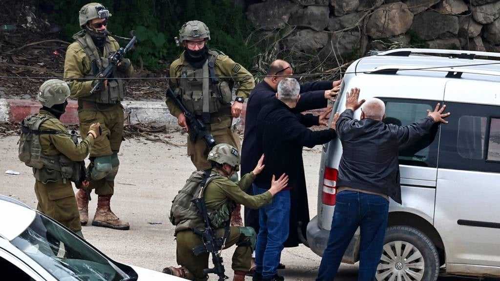 IOF Detain University Students in Ramallah as Aggression on West Bank Continues