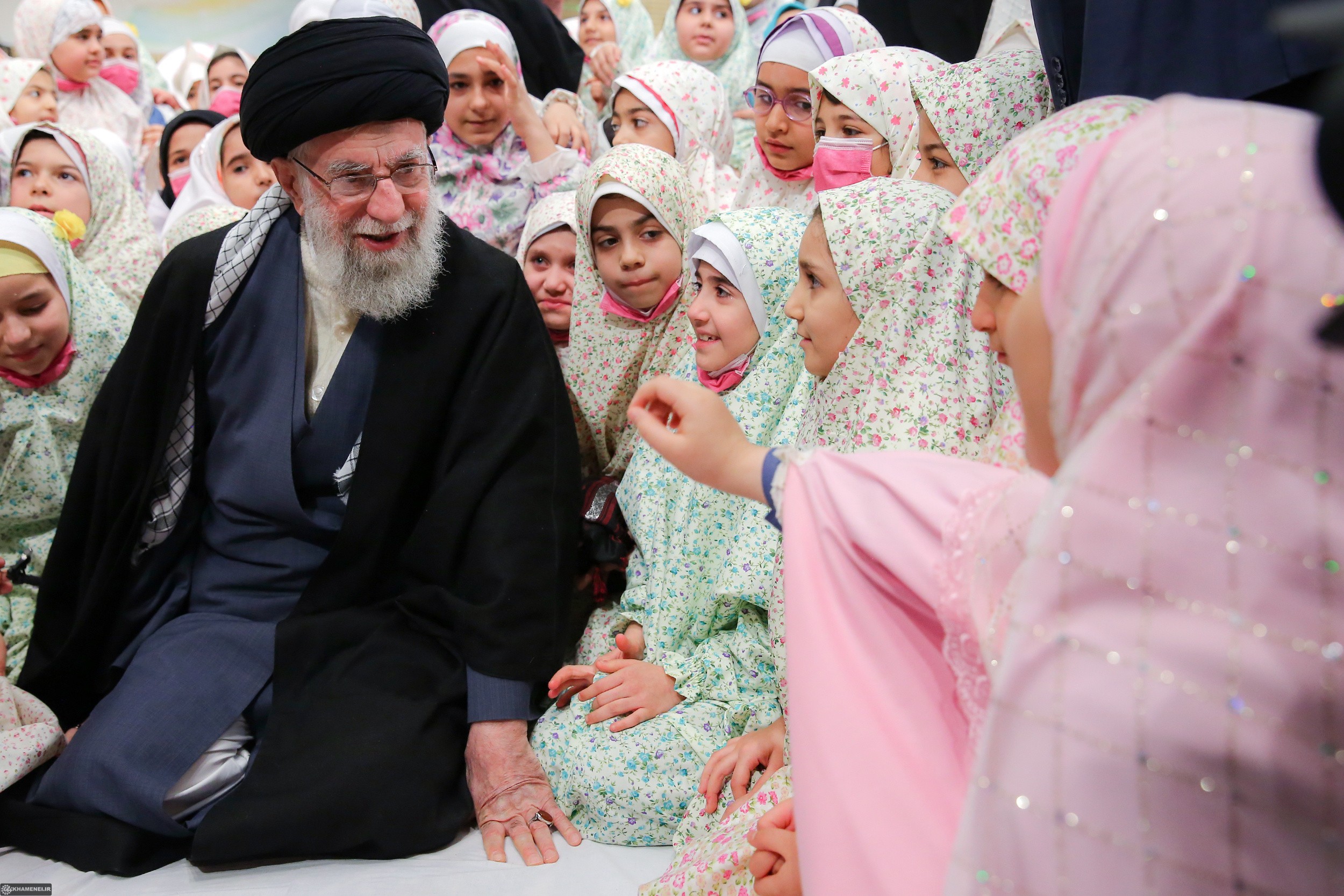 Imam Khamenei To Young Girls: Study for Iran’s Progress, Try to Be One of The Outstanding Women [Photos]